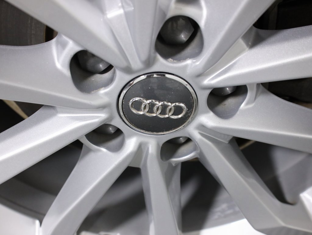 Used 2019 Audi A4 2.0T Premium w/ Convenience Package image 8