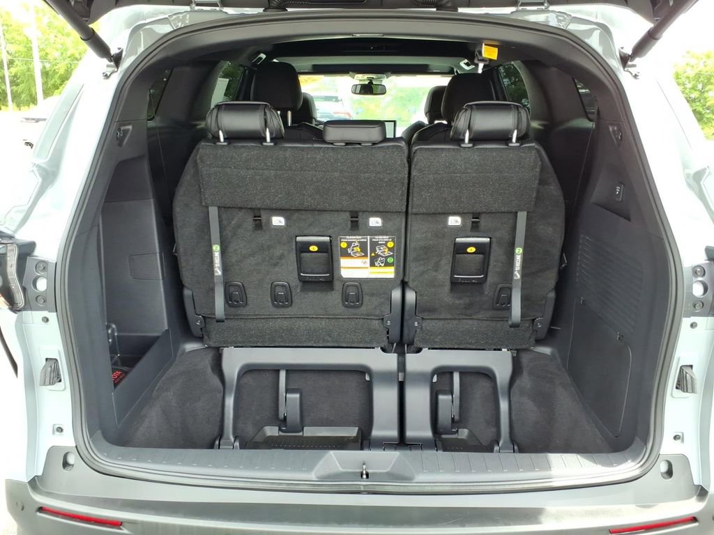 Certified 2025 Toyota Sienna XLE Woodland Edition AWD/4WD image 24