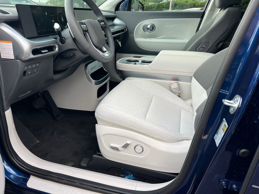 New 2026 Hyundai Ioniq 9 SE image 9