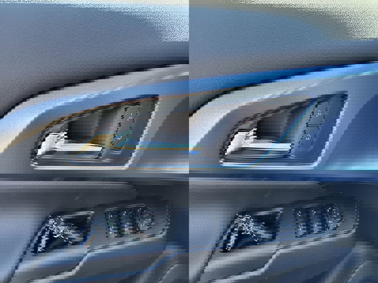 New 2026 Chevrolet Equinox EV LT image 16