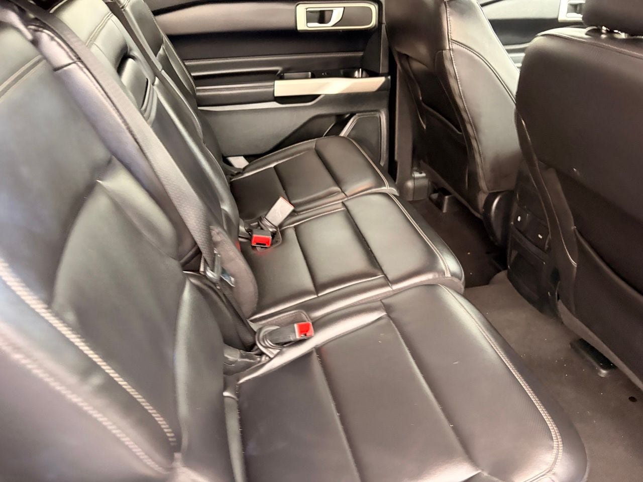 Used 2023 Ford Explorer XLT w/ Equipment Group 202A RWD image 11