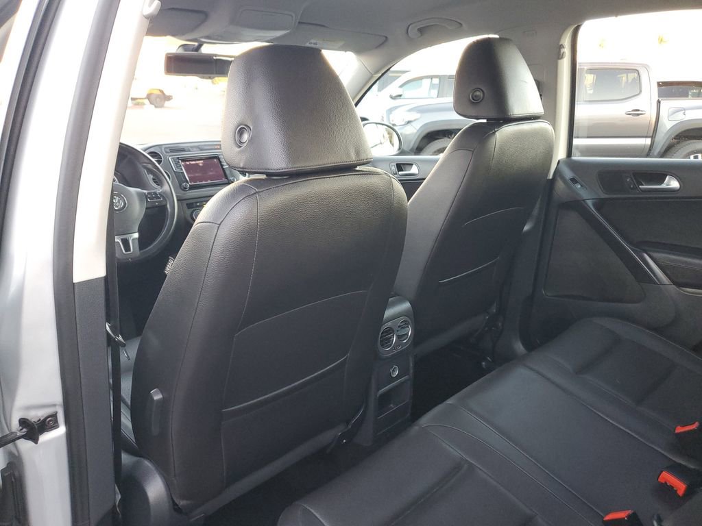 Used 2017 Volkswagen Tiguan S image 13