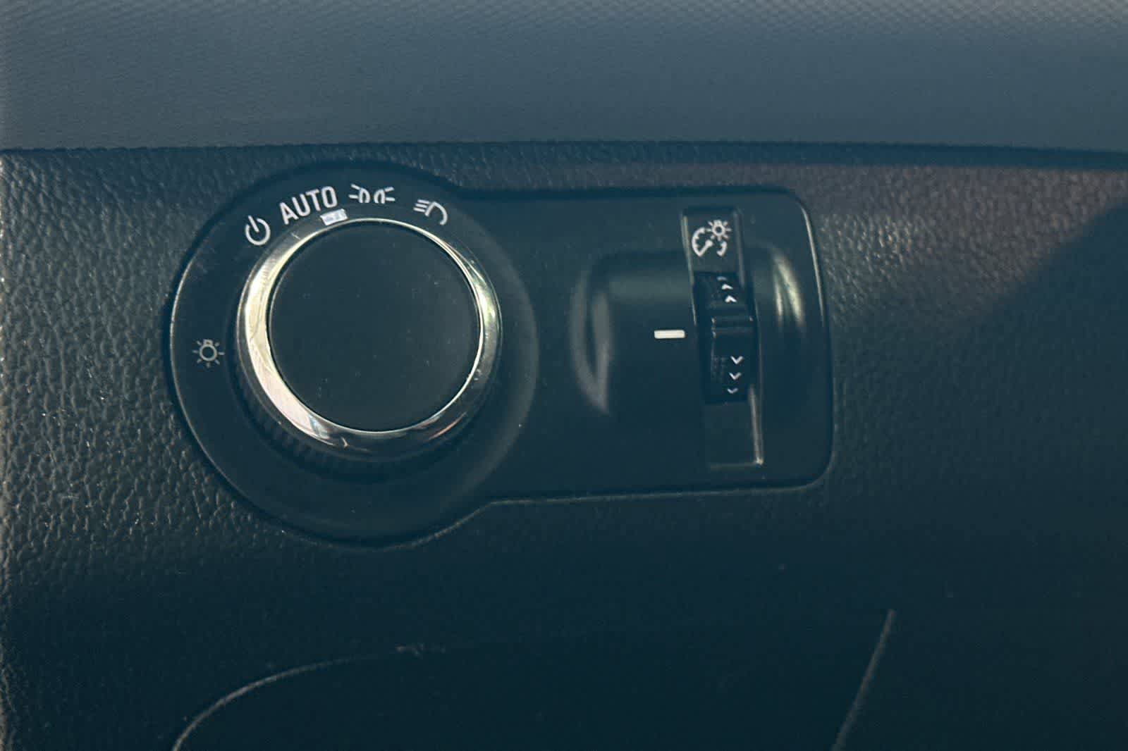 Used 2017 Chevrolet Sonic Premier FWD image 31