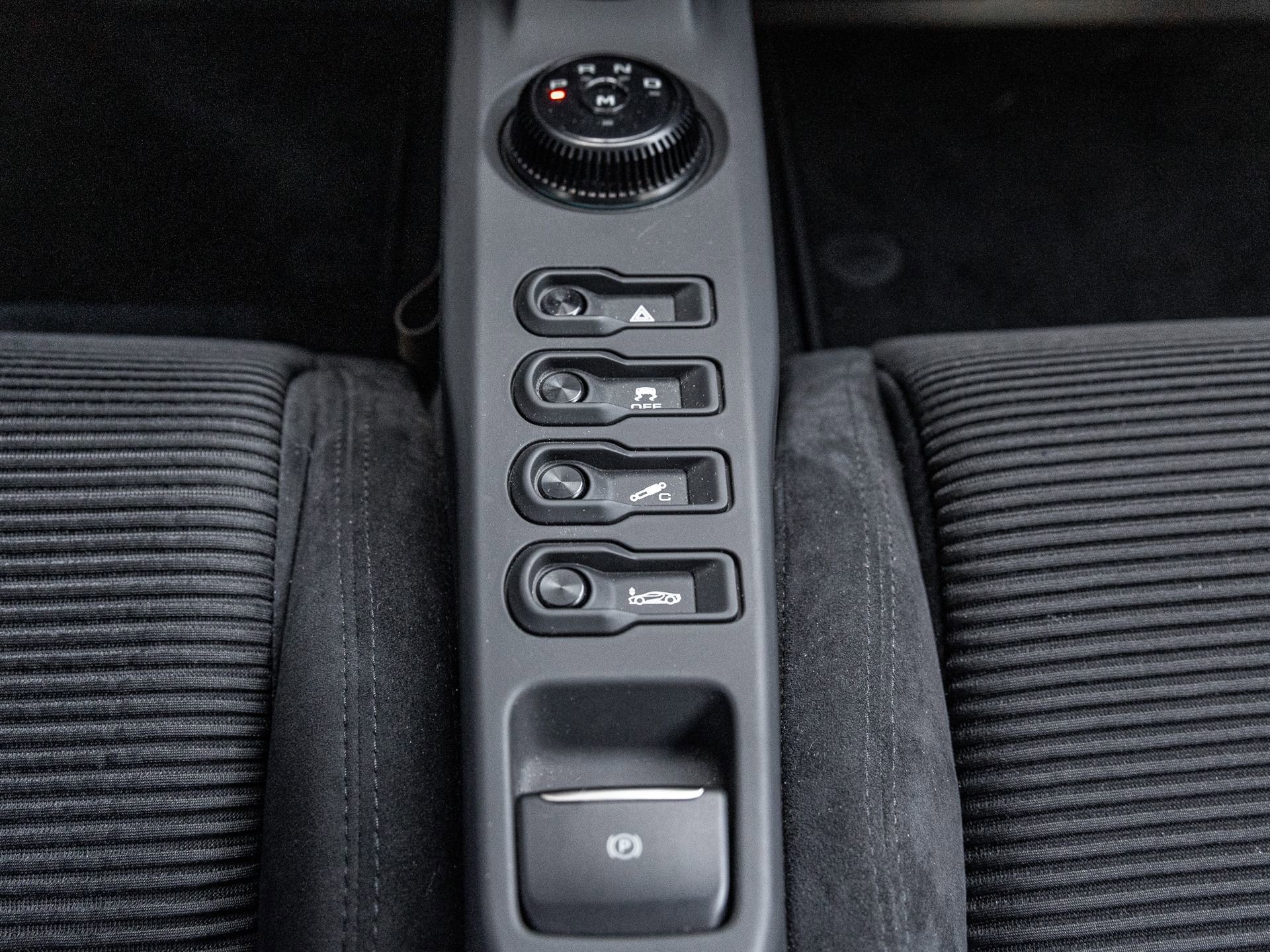 Used 2018 Ford GT image 25