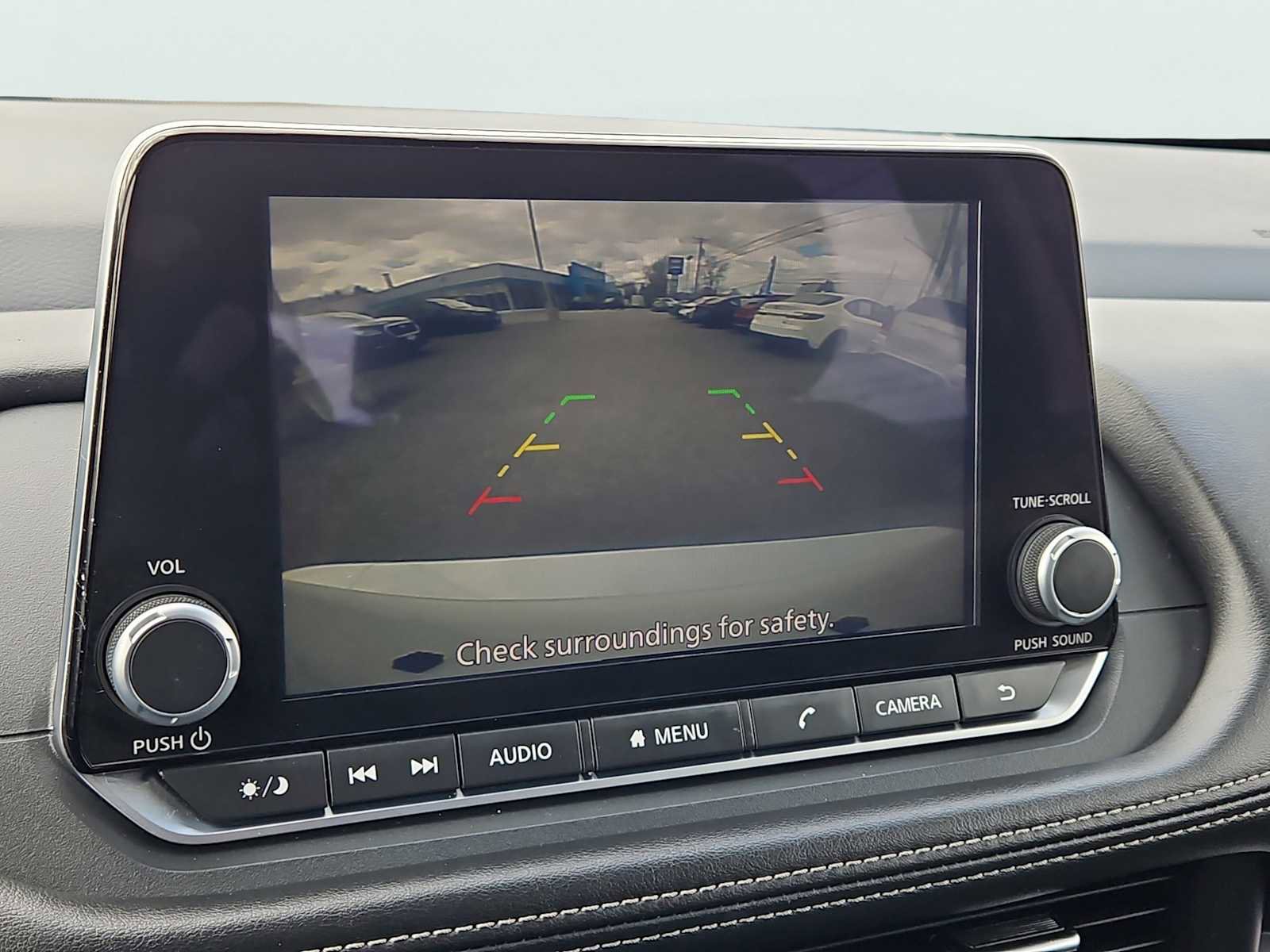 Used 2025 Nissan Rogue SV image 15