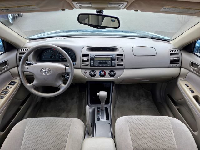 Used 2004 Toyota Camry FWD image 19