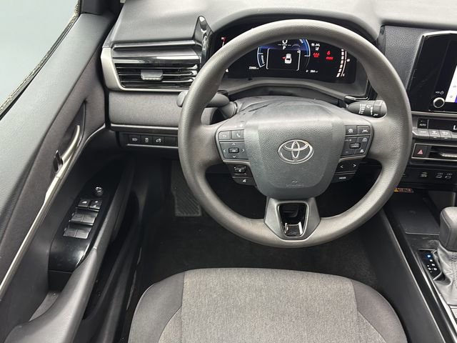Used 2025 Toyota Camry LE image 18