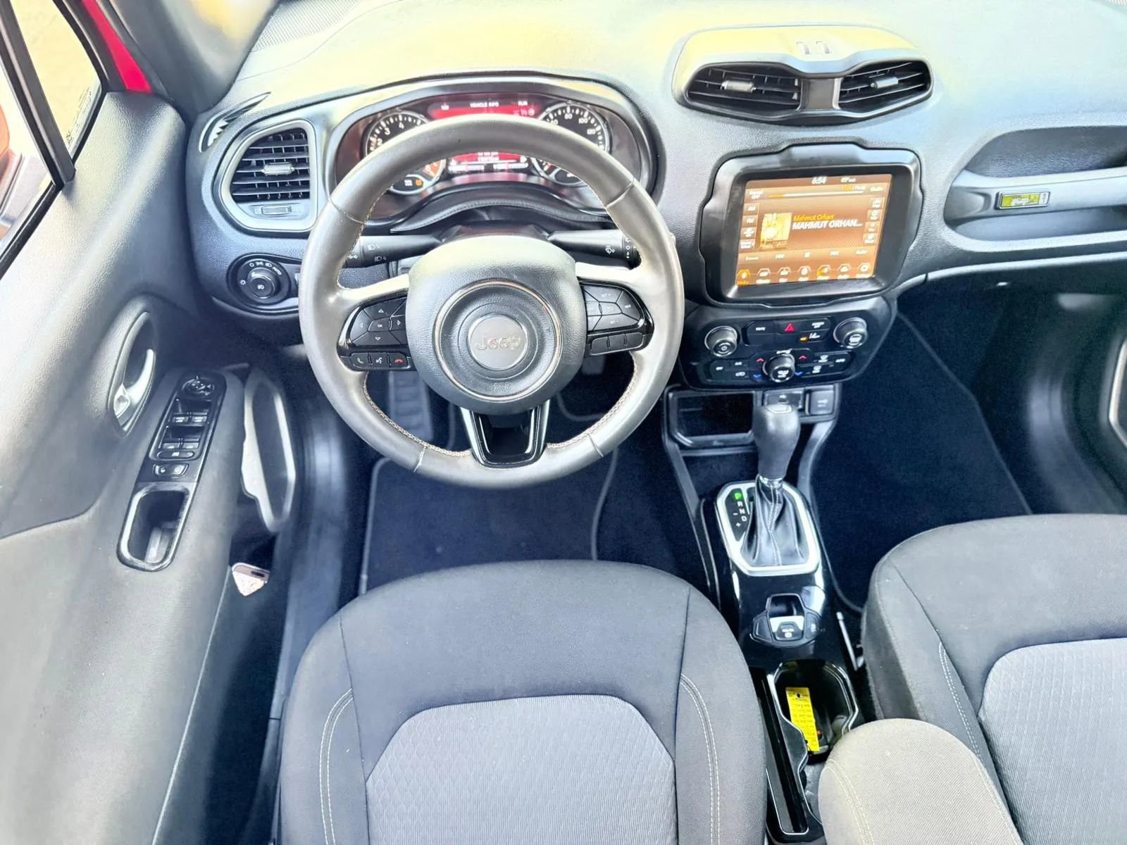 Used 2021 Jeep Renegade Latitude image 4