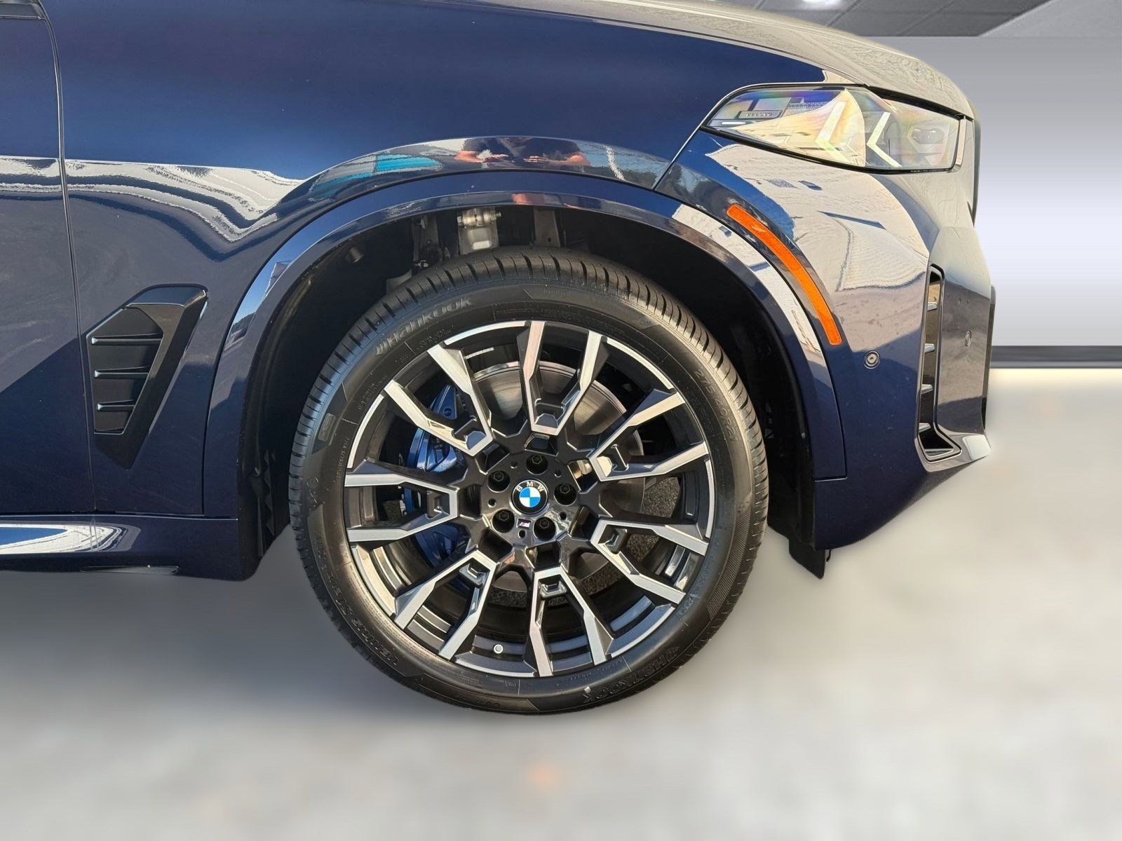 New 2026 BMW X5 xDrive40i w/ M Sport Package image 10