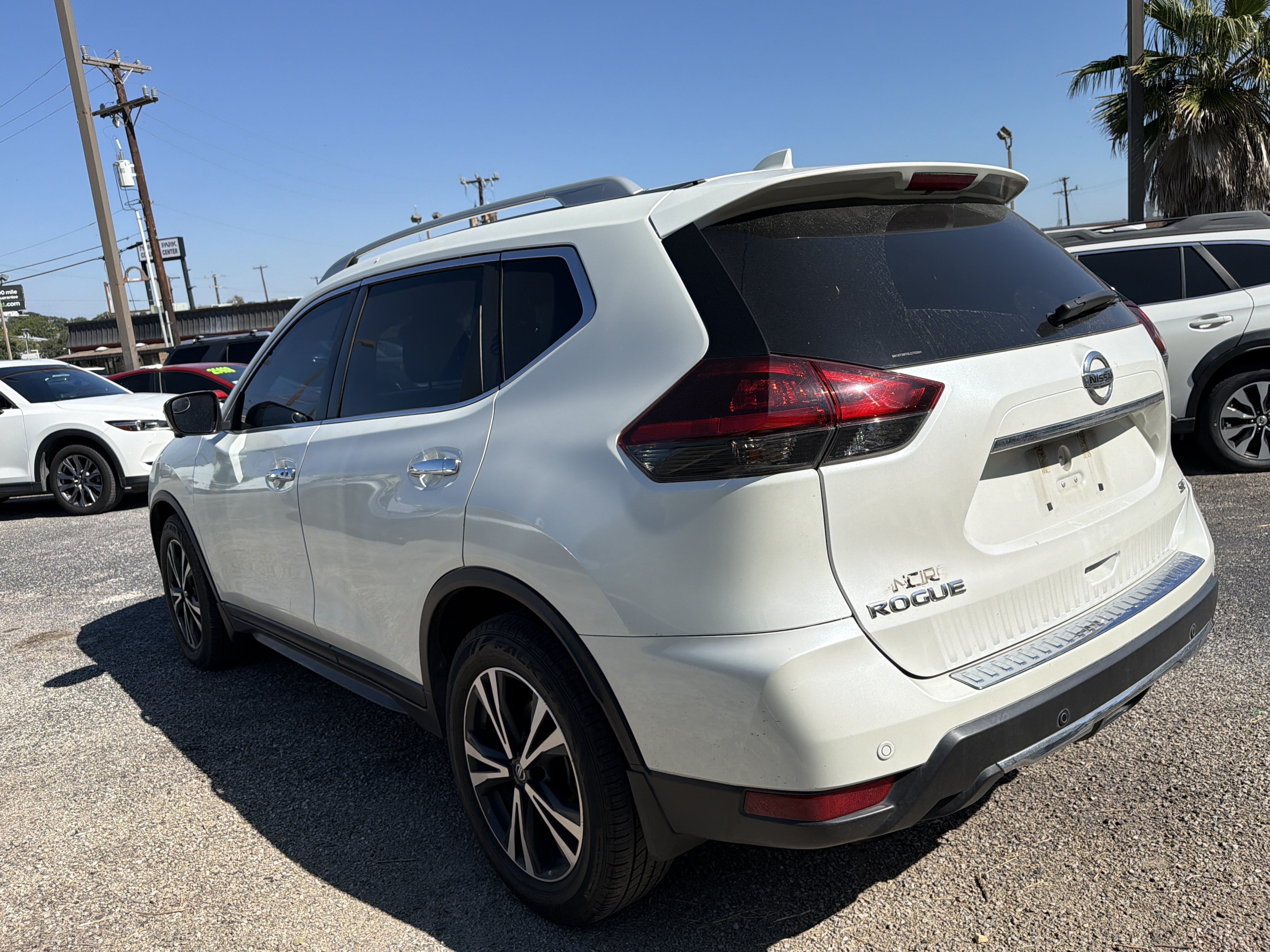 Used 2020 Nissan Rogue SV w/ Premium Package FWD image 5