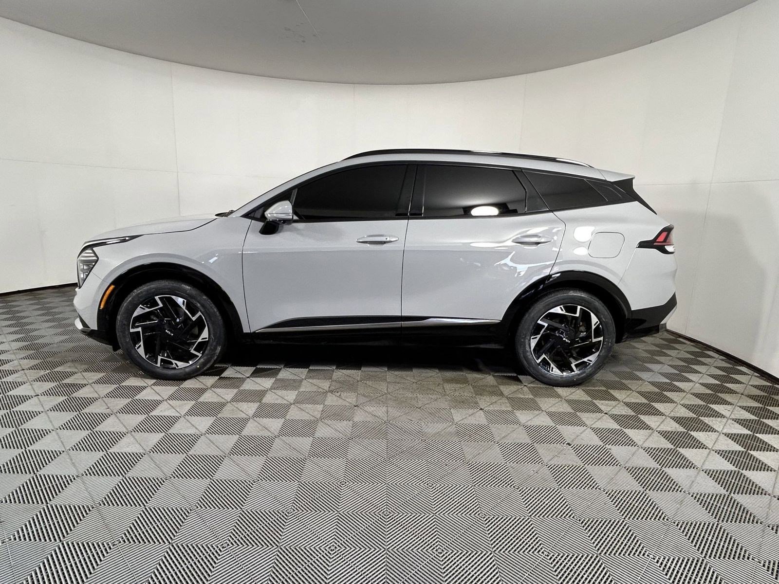 Used 2024 Kia Sportage SX image 19