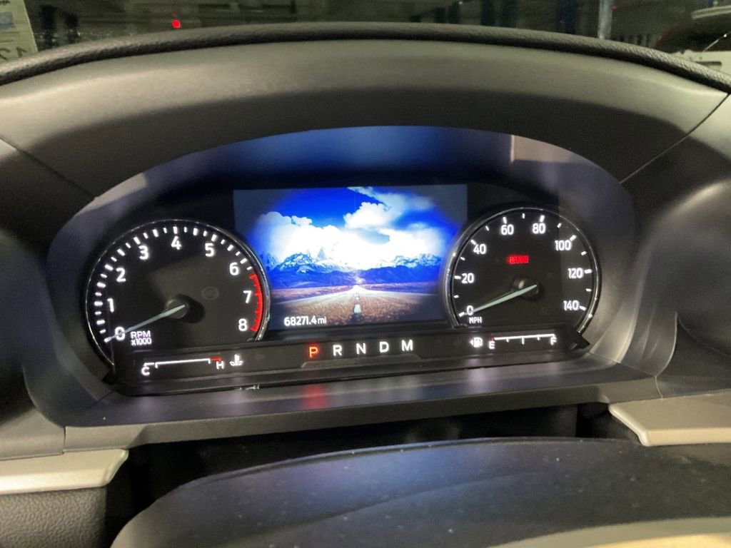 Used 2020 Ford Explorer XLT w/ Equipment Group 202A image 13