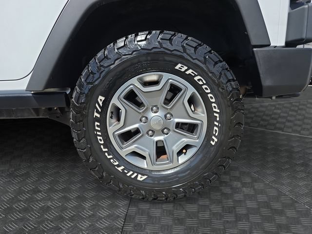 Used 2017 Jeep Wrangler Unlimited Rubicon w/ Connectivity Group AWD/4WD image 33