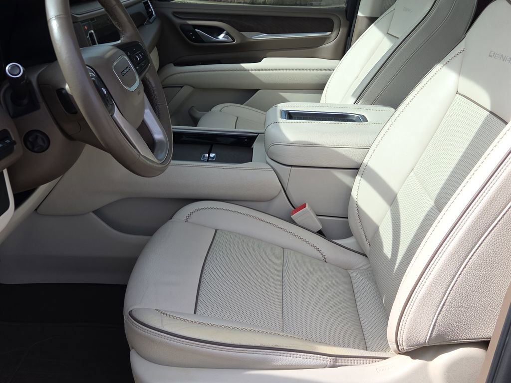 Used 2021 GMC Yukon XL Denali w/ Denali Premium Package RWD image 18