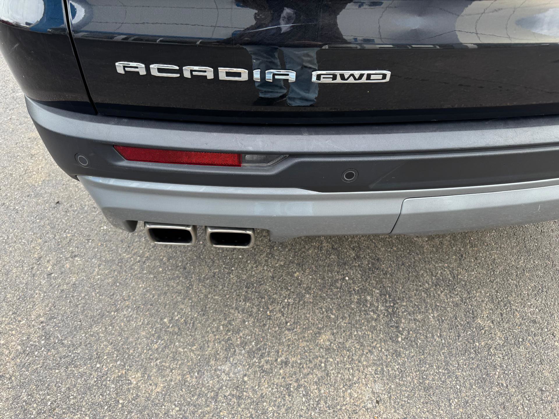 Used 2025 GMC Acadia Elevation image 15