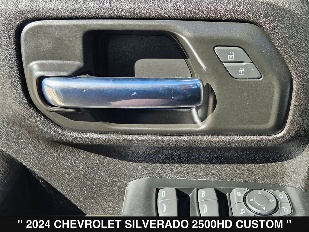 Used 2024 Chevrolet Silverado 2500 Custom w/ Custom Value Package image 15