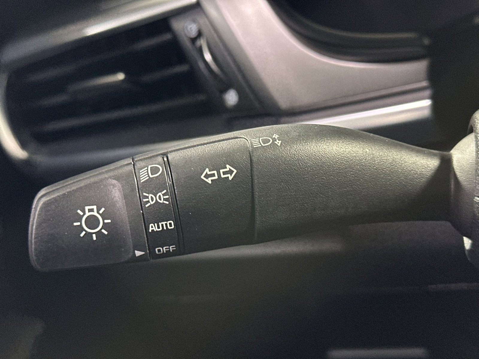 Used 2022 Kia Telluride S image 31