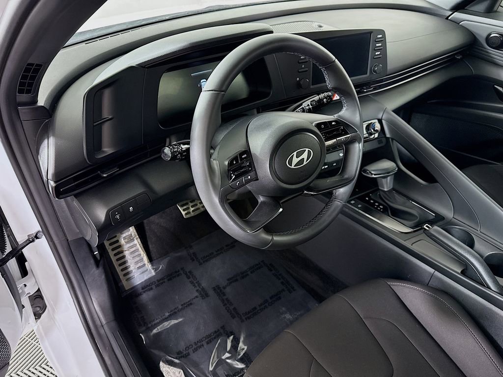 Certified 2025 Hyundai Elantra Sport w/ Cargo Package FWD image 17