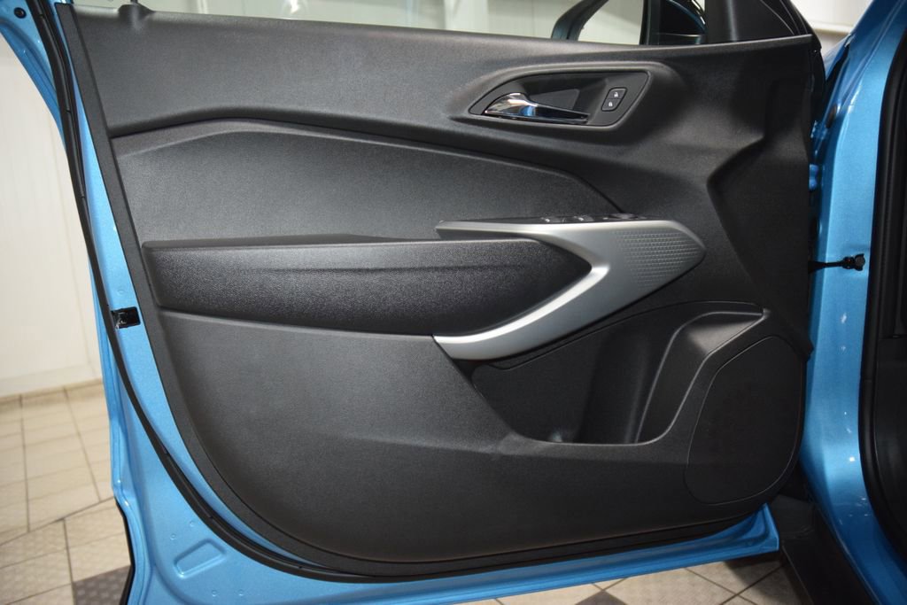 New 2026 Chevrolet Trax RS w/ Sunroof Package FWD image 40