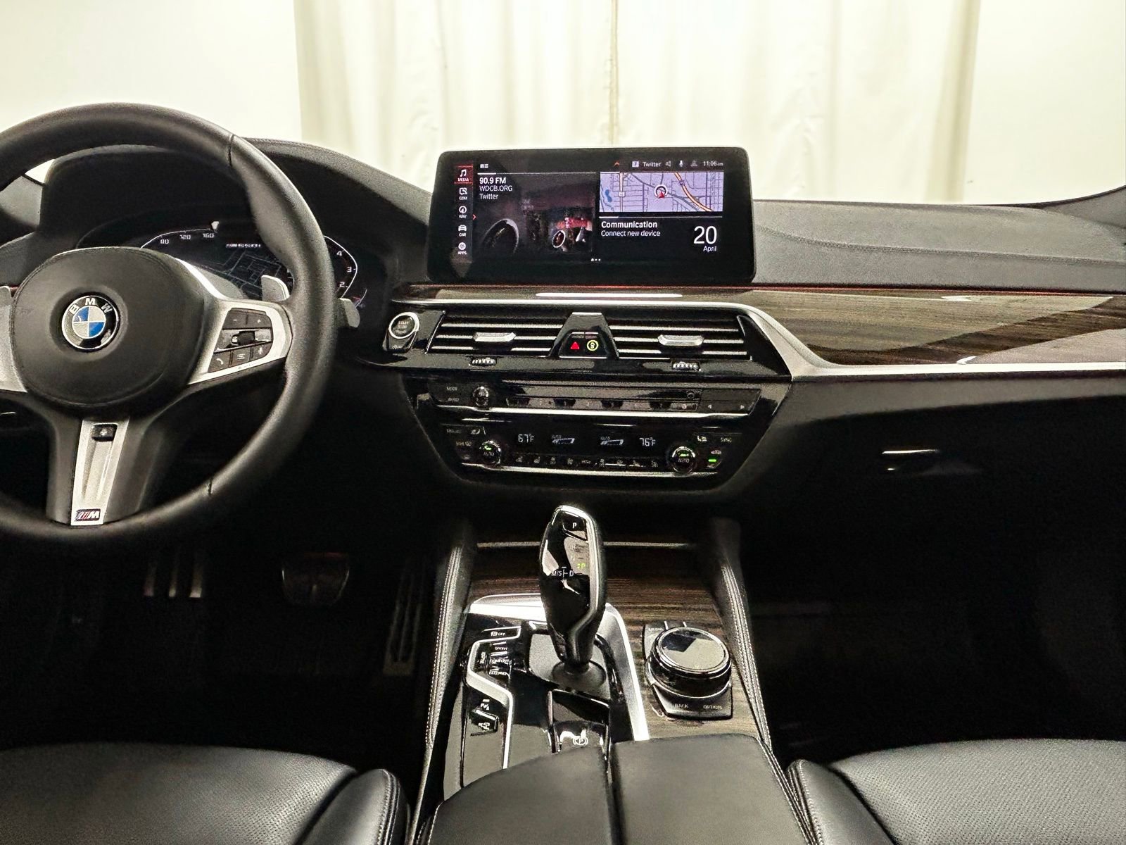 Used 2021 BMW M550i xDrive w/ Executive Package image 9