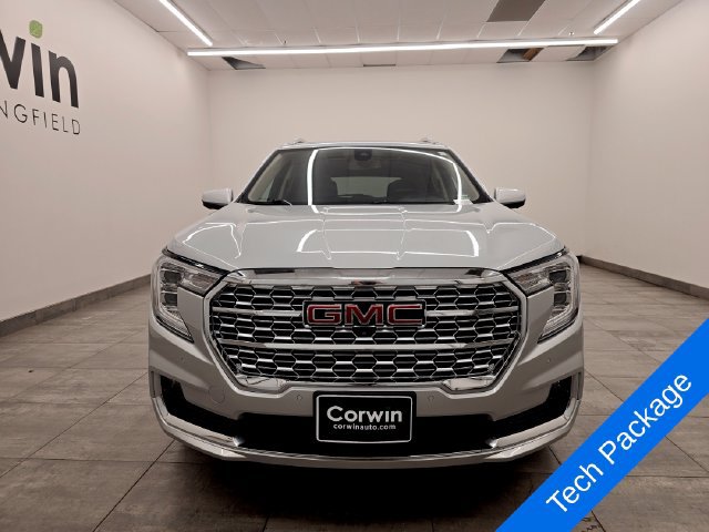 Used 2022 GMC Terrain Denali w/ Denali Premium Package AWD/4WD image 8