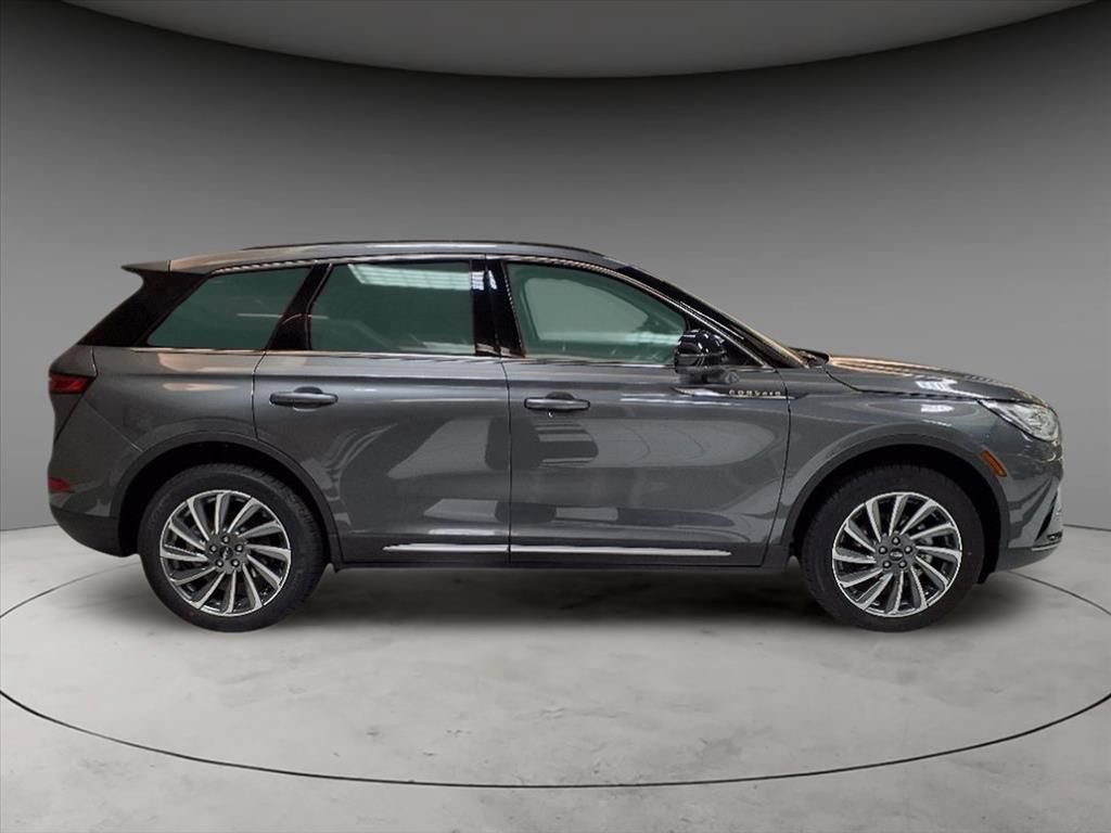 New 2025 Lincoln Corsair Reserve w/ Equipment Group 202A AWD/4WD image 4