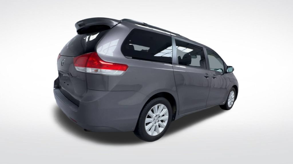 Used 2014 Toyota Sienna XLE AWD/4WD image 8