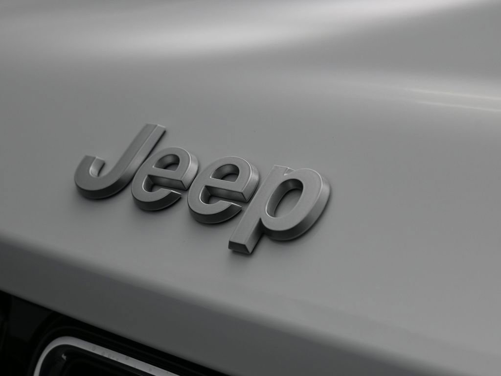 Used 2024 Jeep Grand Cherokee Overland w/ Luxury Tech Group IV image 22