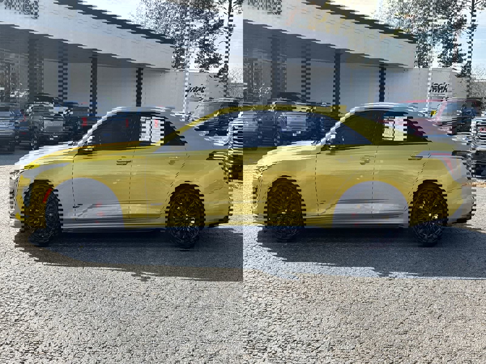 Used 2024 Cadillac CT4 V w/ LPO, ONYX Package image 7