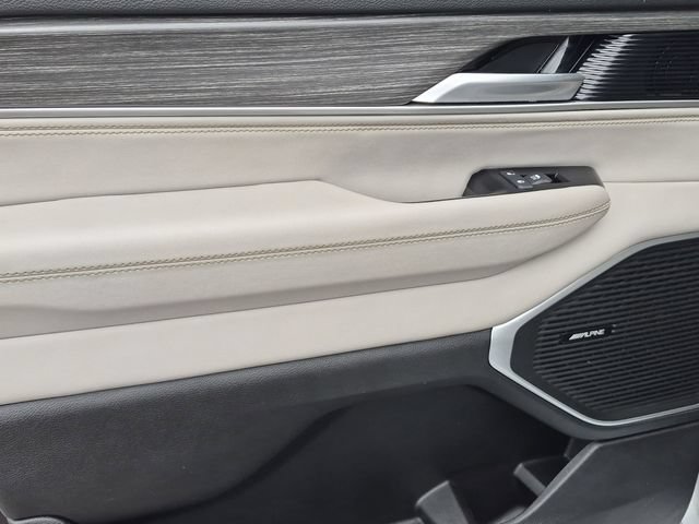 Used 2024 Jeep Wagoneer Series II AWD/4WD image 29