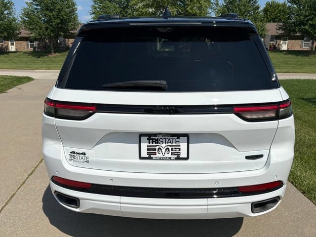 Used 2025 Jeep Grand Cherokee Summit AWD/4WD image 5