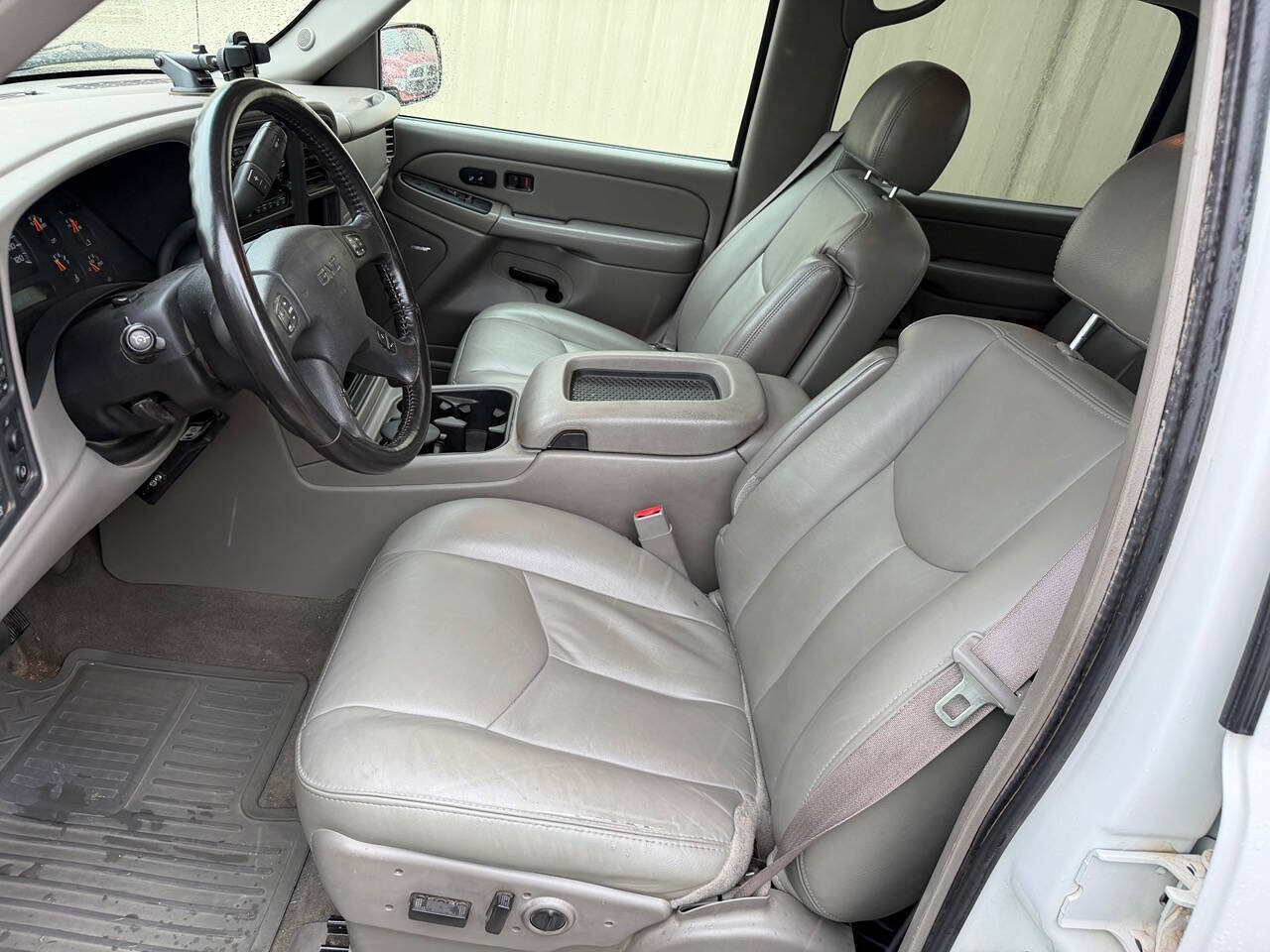 Used 2006 GMC Sierra 2500 SLT w/ Heavy-Duty Power Package AWD/4WD image 7