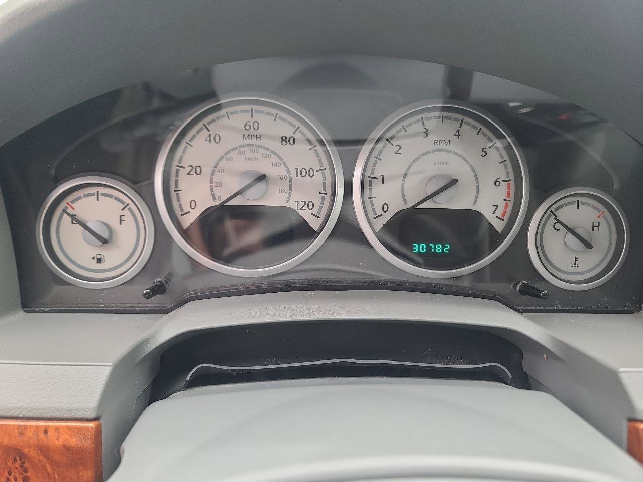Used 2008 Chrysler Town & Country Touring w/ Trailer Tow Group FWD image 11