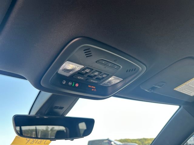 Used 2022 Chevrolet Traverse RS image 28