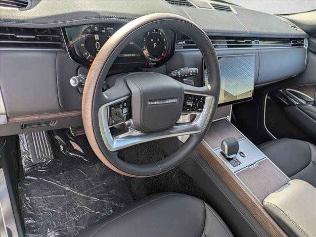 New 2025 Land Rover Range Rover SE image 3