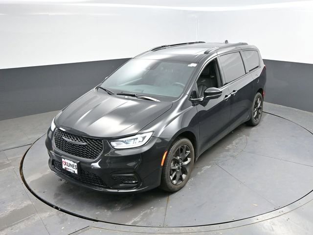 Used 2023 Chrysler Pacifica Touring-L w/ S Appearance Package AWD/4WD image 39