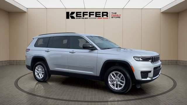 Used 2025 Jeep Grand Cherokee L Laredo AWD/4WD image 8