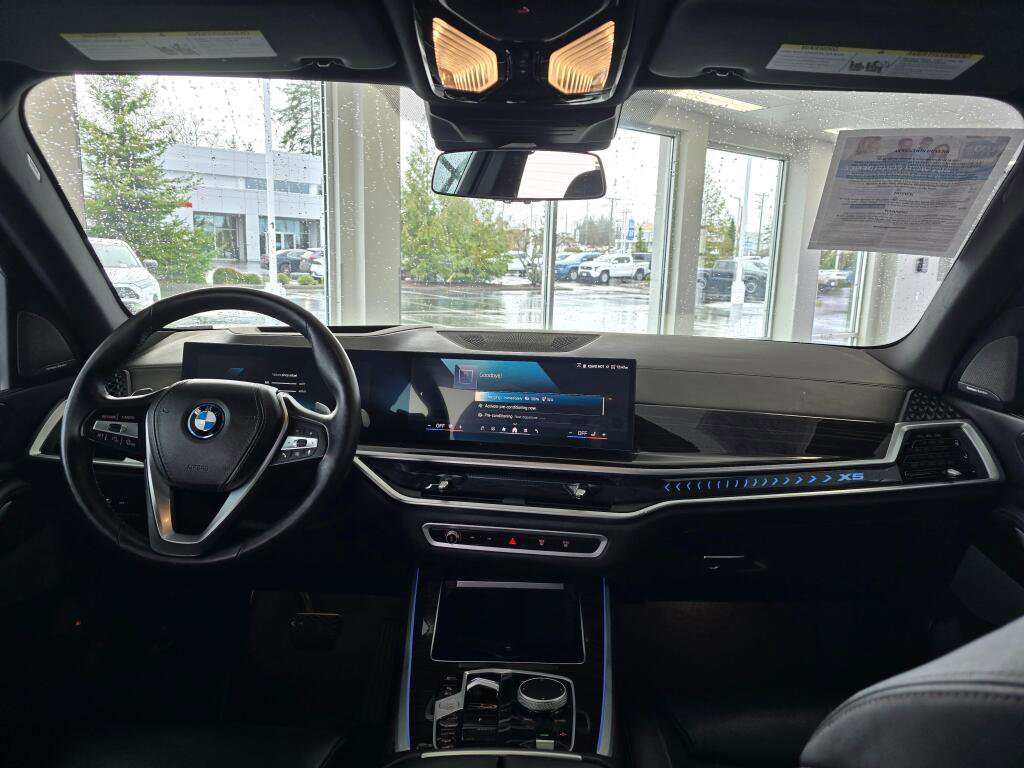 Used 2025 BMW X5 xDrive50e image 26