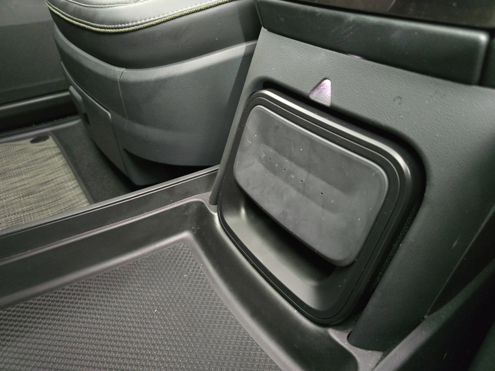 Used 2022 Rivian R1T Adventure image 29