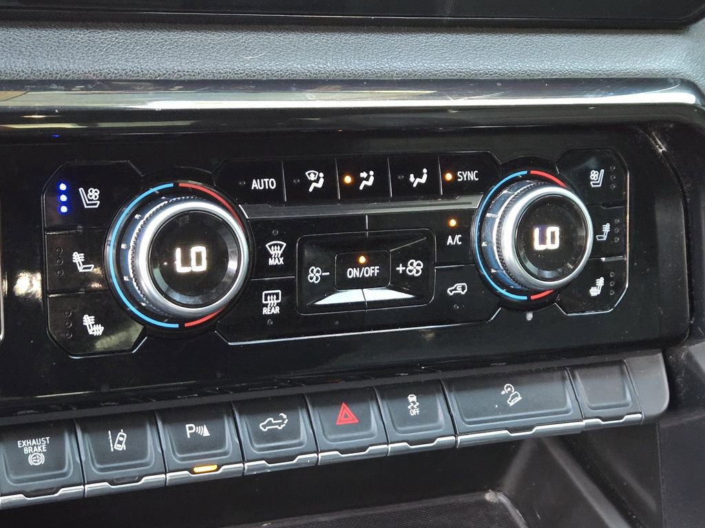 Used 2024 GMC Sierra 2500 AT4 w/ AT4 Premium Plus Package image 21