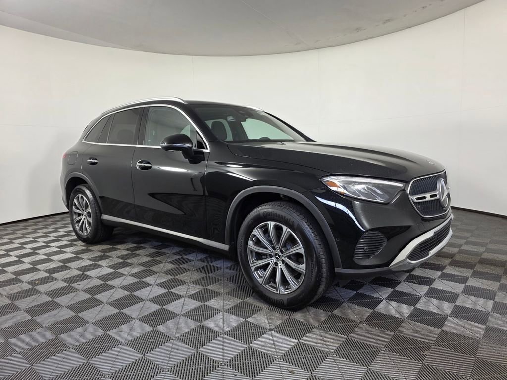 Certified 2025 Mercedes-Benz GLC 300 image 8