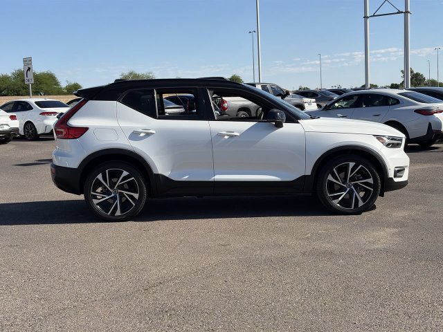 Used 2022 Volvo XC40 T5 R-Design w/ Advanced Package AWD/4WD image 5