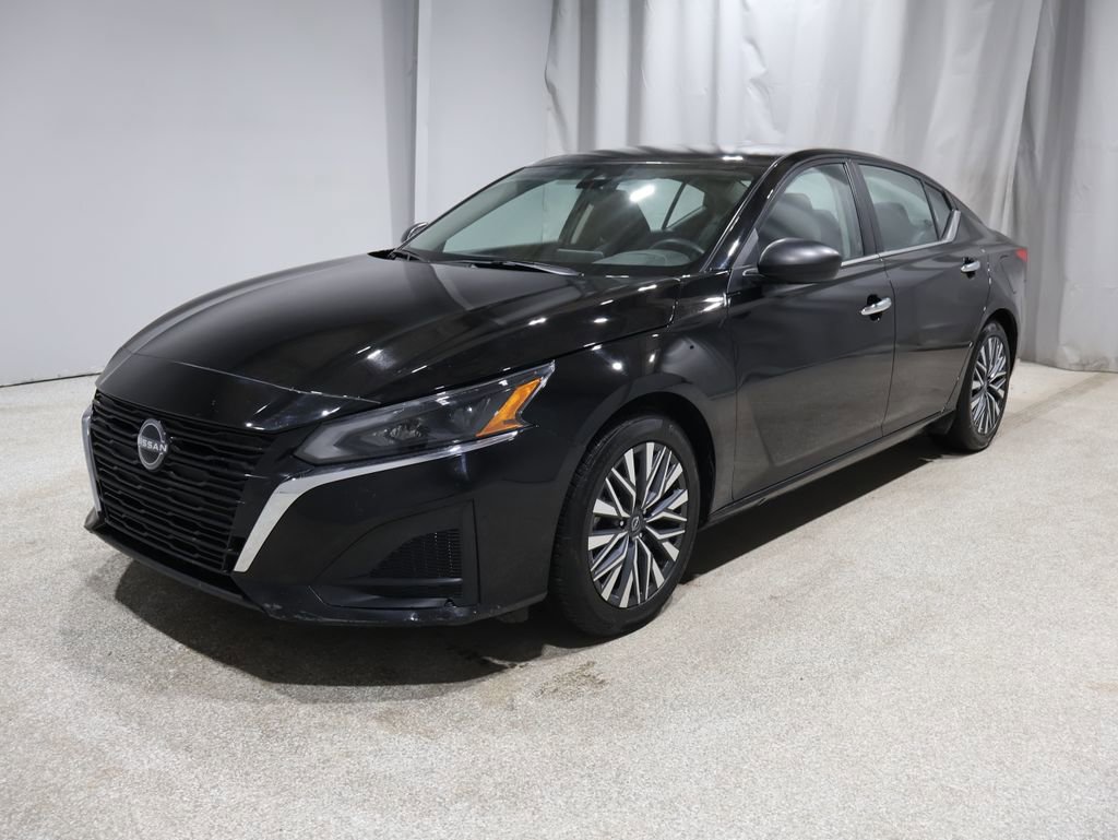 Used 2024 Nissan Altima 2.5 SV image 5