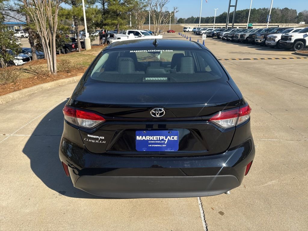 Used 2024 Toyota Corolla LE image 6