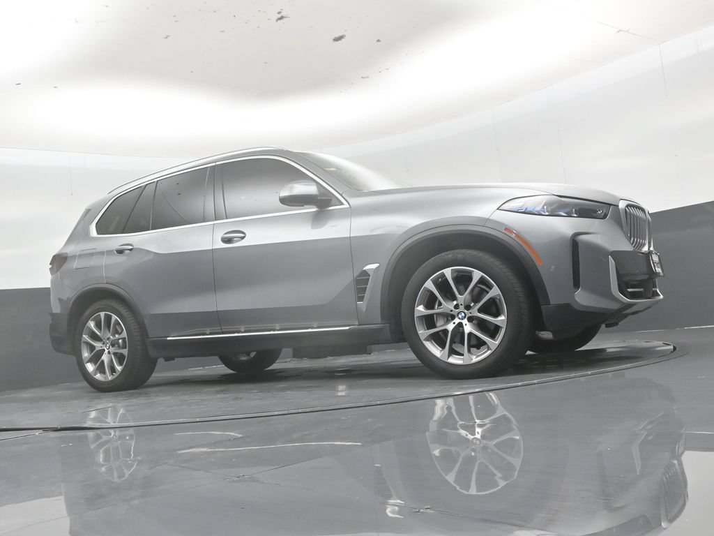 Used 2025 BMW X5 xDrive40i AWD/4WD image 36
