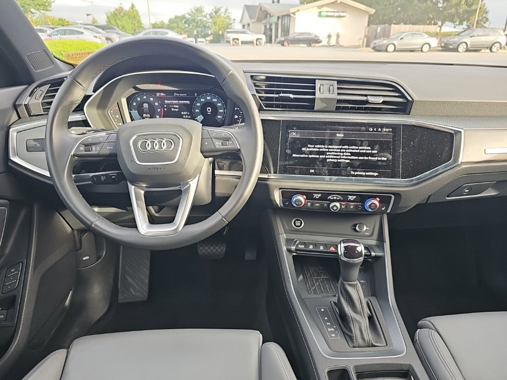 Used 2025 Audi Q3 2.0T Premium w/ Convenience Package AWD/4WD image 2