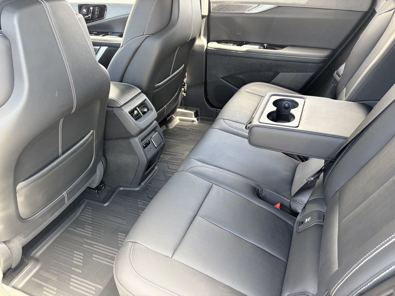 Used 2025 Cadillac Optiq Sport 2 w/ LPO, Floor Liner Package AWD/4WD image 16