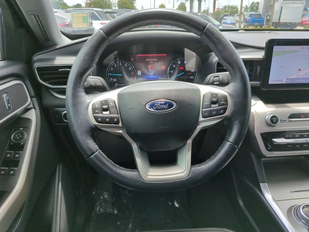 Certified 2022 Ford Explorer XLT w/ Equipment Group 202A RWD image 19