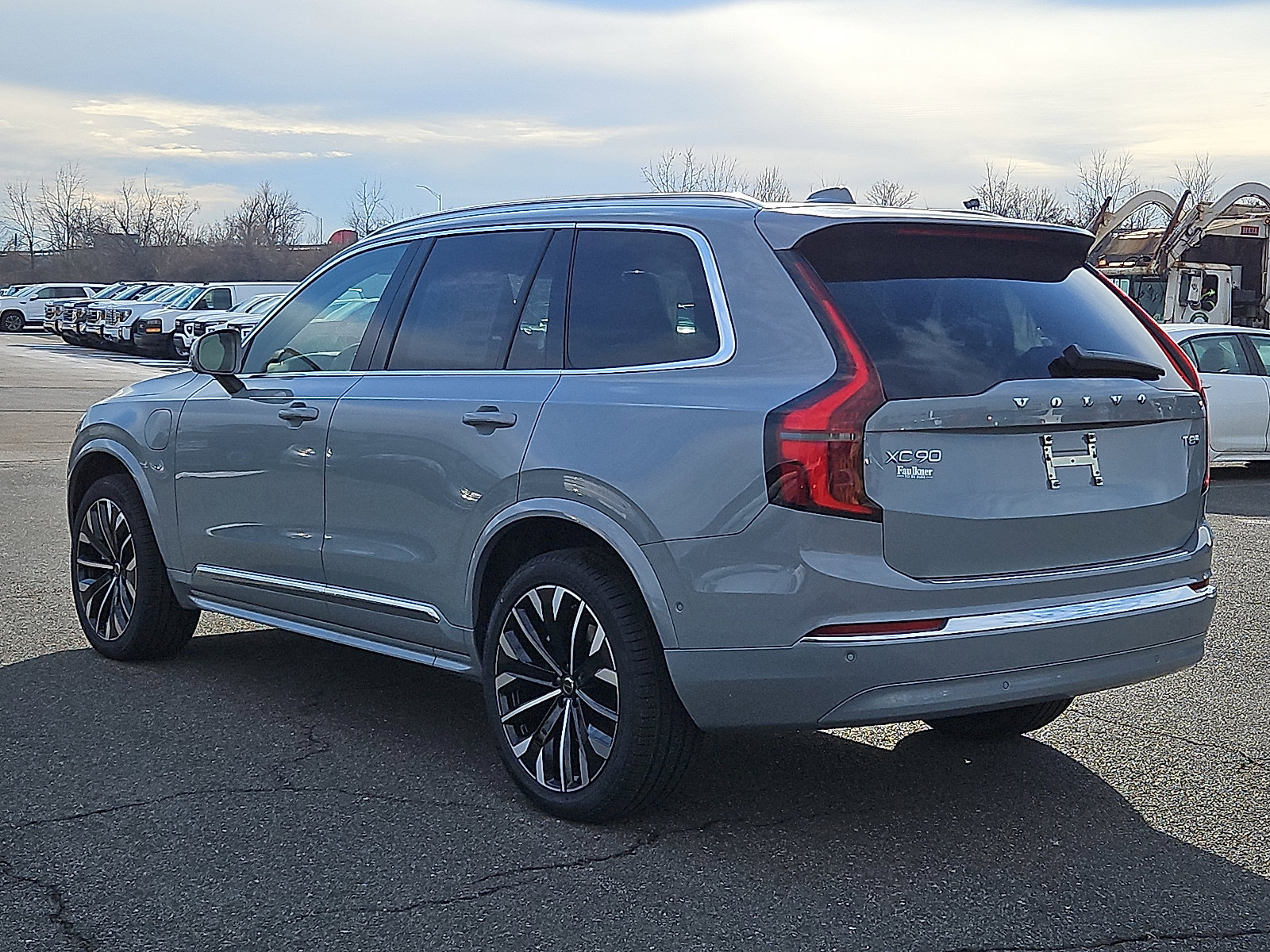 New 2026 Volvo XC90 T8 Plus image 4