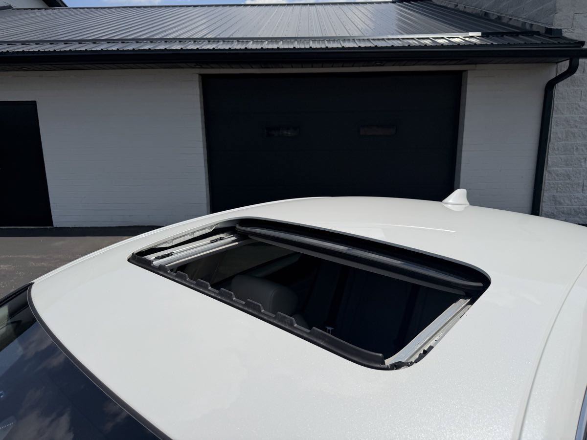 Used 2018 Honda Accord Touring image 8